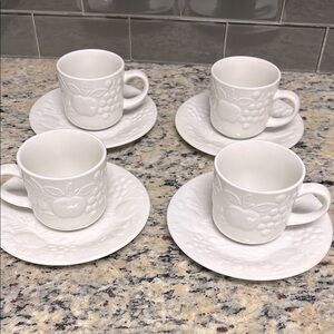 Gibson‎ White Embossed Fruit Pattern Cup and Saucer Set of 8 pics vintage